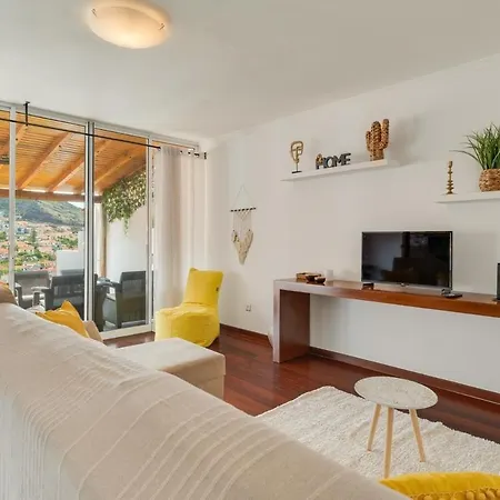 Alfa I Bbq, Lounge & Nearby * Machico (Madeira)