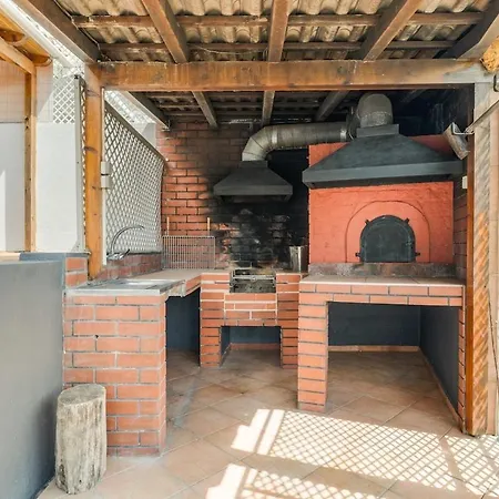 Alfa I Bbq, Lounge & Nearby